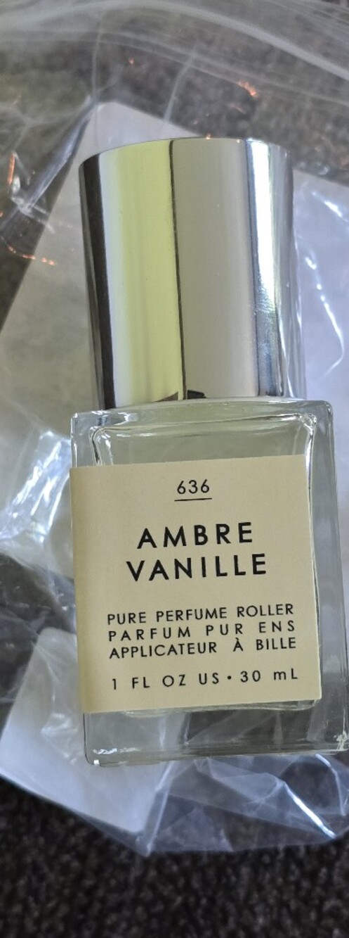 Le Monde Gourmand Ambre Vanille Perfume Oil 30ml New HTF